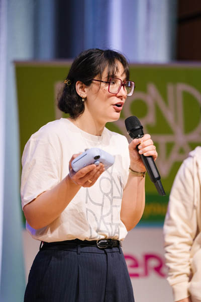 speaker image