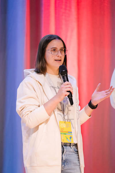 speaker image