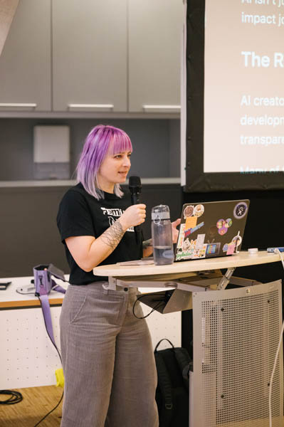 speaker image