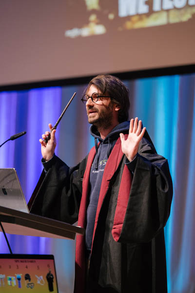 speaker image