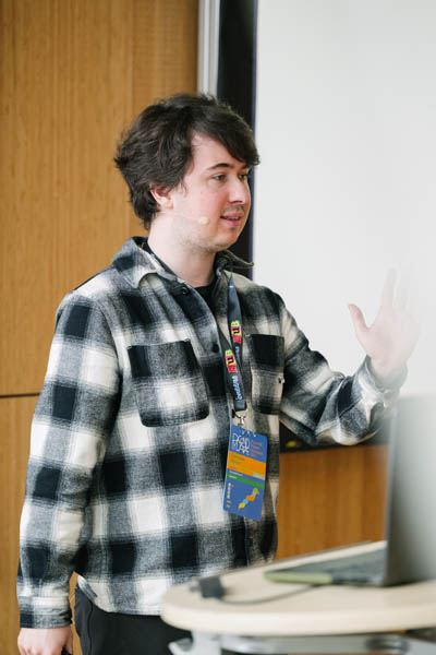 speaker image